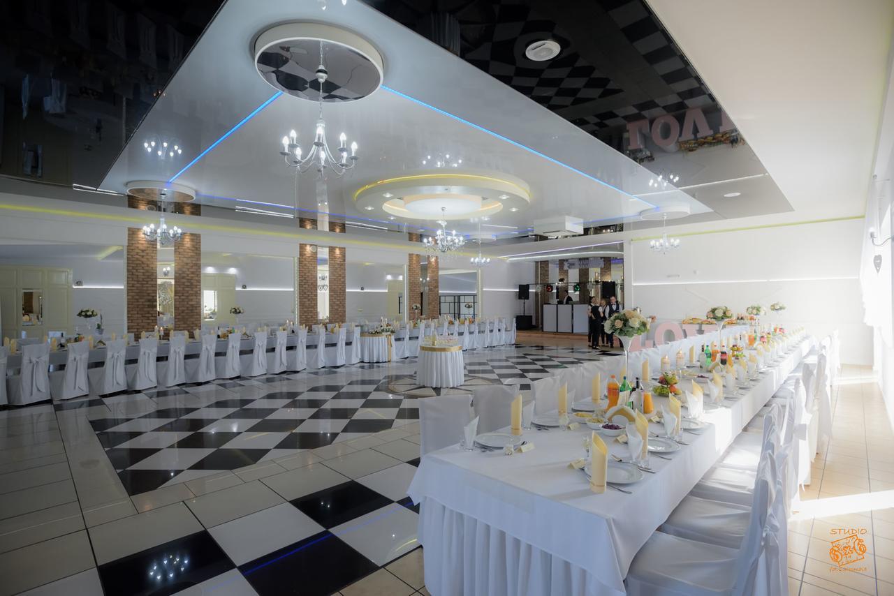 Hotel Zajazdu W Ostrzeszowie エクステリア 写真